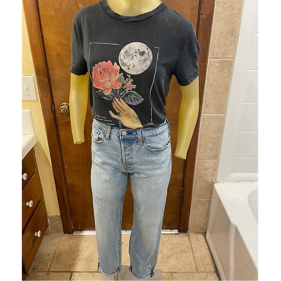 Cotton On Classic Arts Graphic Tee. Size medium. - Picture 9 of 16